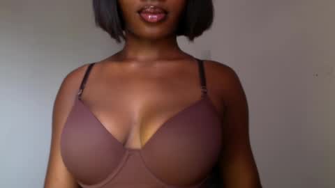 Snapshot of horny_goddess_delilah chatting on May 2026 10:53:01 AM delilah online show from May 2026 10:53:01 AM