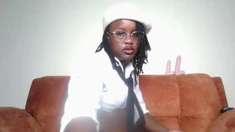 Lucy online show from December 2025 01:31:01 PM