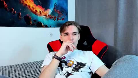 Snapshot of horny_yo chatting on February 2025 02:13:02 PM Max online show from February 2025 02:13:02 PM