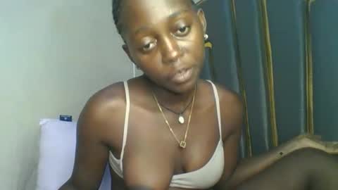 Bella online show from November 2025 09:18:01 PM