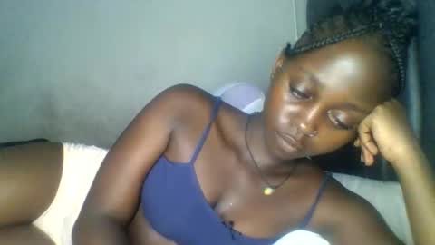 Snapshot of hornybella84 chatting on May 2026 06:47:02 PM Bella online show from May 2026 06:47:02 PM