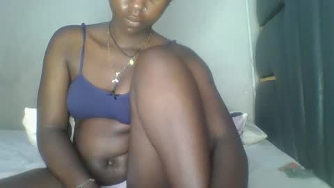 Snapshot of hornybella84 chatting on May 2026 06:07:01 AM Bella online show from May 2026 06:07:01 AM