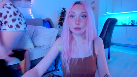 Snapshot of hornybunnys chatting on December 2024 10:40:02 PM Alex and Rosie online show from December 2024 10:40:02 PM