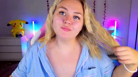 HornyCakee online show from September 2025 10:17:01 AM