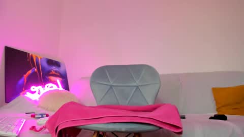 Emma online show from December 2024 09:17:01 AM