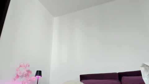 Emma online show from November 2025 09:54:02 AM