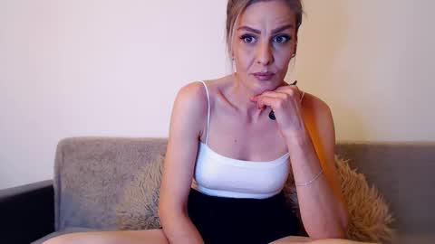 AshlineKatte online show from April 2026 12:25:02 PM