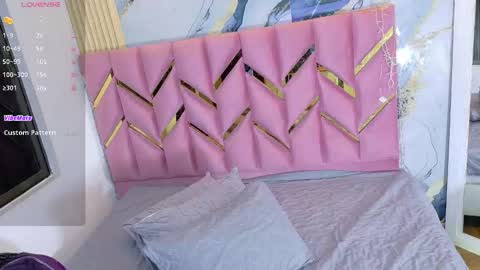 Valentina  online show from September 2025 12:29:02 PM