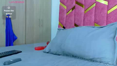 Valentina  online show from October 2025 03:29:01 PM