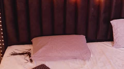 Snapshot of hornylatimommy chatting on October 2025 10:00:01 PM Natasha online show from October 2025 10:00:01 PM