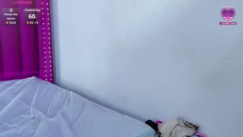 Snapshot of hornylatimommy chatting on December 2025 07:53:02 PM Natasha online show from December 2025 07:53:02 PM