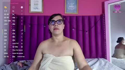 Snapshot of hornylatimommy chatting on February 2026 06:33:02 PM Natasha online show from February 2026 06:33:02 PM