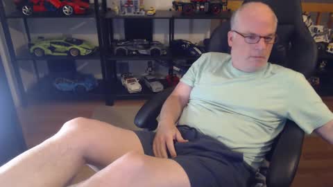 Snapshot of hornynthick70 chatting on December 2024 02:57:02 AM hornynthick70 online show from December 2024 02:57:02 AM