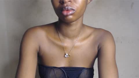 Snapshot of hornyslut_xx chatting on May 2026 08:53:02 AM Bella online show from May 2026 08:53:02 AM