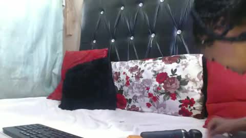 hornysnowie23x online show from October 2025 10:34:02 AM