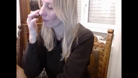 Hornyssima online show from November 2025 06:08:02 PM