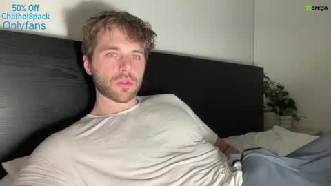 Snapshot of hot8pack01 chatting on January 2025 09:42:02 PM Edward aka Wolf online show from January 2025 09:42:02 PM