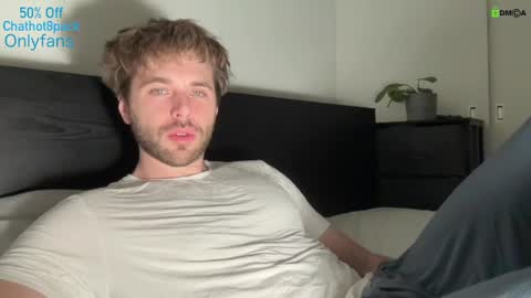 Snapshot of hot8pack01 chatting on January 2025 09:37:01 PM Edward aka Wolf online show from January 2025 09:37:01 PM