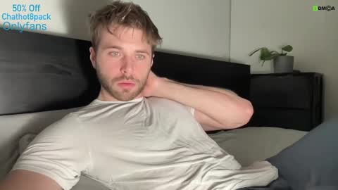 Snapshot of hot8pack01 chatting on February 2025 11:15:01 PM Edward aka Wolf online show from February 2025 11:15:01 PM