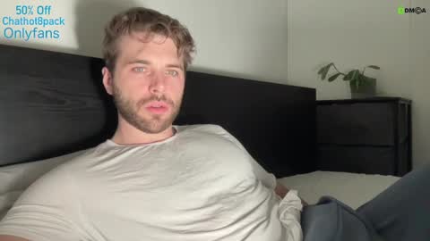 Snapshot of hot8pack01 chatting on February 2025 06:20:02 AM Edward aka Wolf online show from February 2025 06:20:02 AM