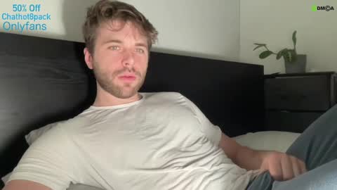 Snapshot of hot8pack01 chatting on March 2025 04:19:01 AM Edward aka Wolf online show from March 2025 04:19:01 AM