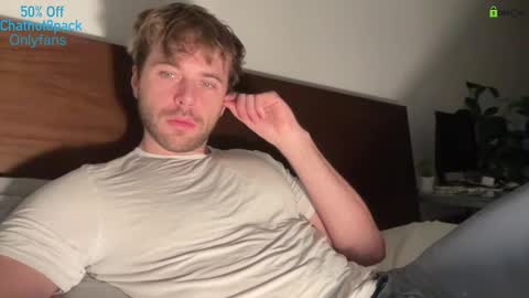 Edward aka Wolf online show from December 2025 10:15:01 PM