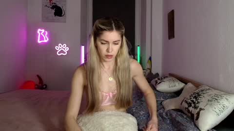 Dashka online show from March 2026 09:15:01 PM