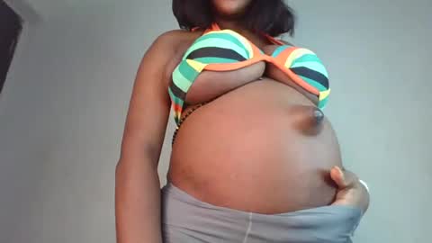 Snapshot of hot_choccoolate chatting on July 2026 04:27:02 PM Zarah online show from July 2026 04:27:02 PM