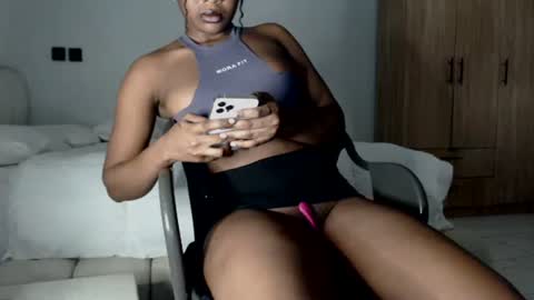 sonia  mis choco online show from December 2025 05:19:02 PM