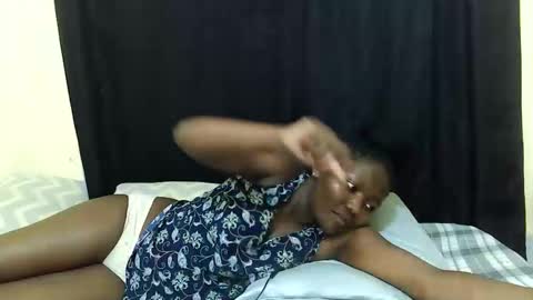 Milly online show from December 2025 07:01:02 PM