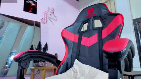 destinyk online show from February 2026 10:19:01 PM