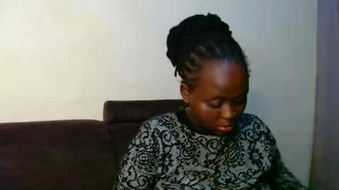 Linah online show from November 2025 06:52:01 PM