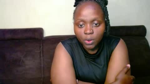 Linah online show from December 2025 06:39:01 PM