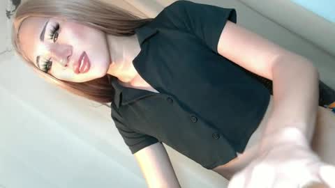 Snapshot of hot_little_angel18 chatting on June 2026 03:23:02 AM hot_little_angel18 online show from June 2026 03:23:02 AM