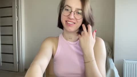 Lina online show from December 2024 01:28:01 PM