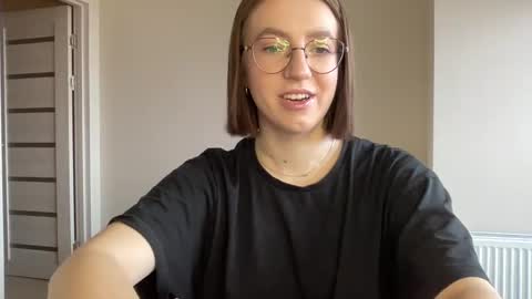 Lina online show from December 2024 08:56:01 AM