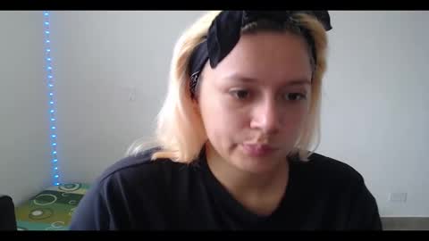 Mia online show from February 2025 03:59:02 PM