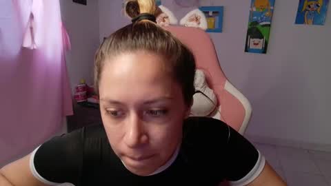 Mia online show from February 2026 04:43:02 PM