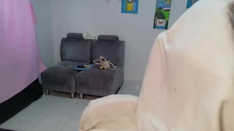 Mia online show from February 2026 07:12:01 PM