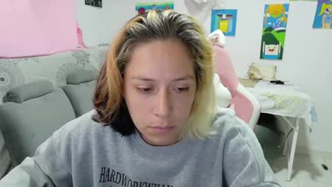 Mia online show from May 2026 06:13:01 PM