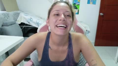 Snapshot of hot_mommymia chatting on May 2026 08:03:02 PM Mia online show from May 2026 08:03:02 PM