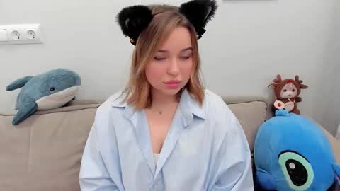 Snapshot of hot_moon_666 chatting on February 2026 02:21:02 PM Moon online show from February 2026 02:21:02 PM