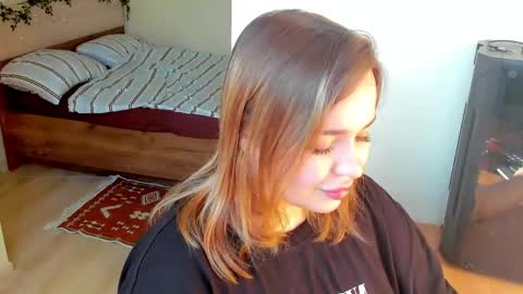 Snapshot of hot_moon_666 chatting on June 2026 02:44:02 PM Moon online show from June 2026 02:44:02 PM