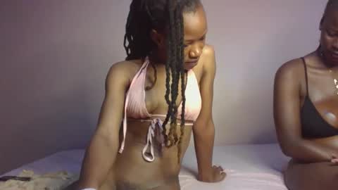 Snapshot of hot_petite100 chatting on October 2025 07:39:01 AM hot petite100 online show from October 2025 07:39:01 AM