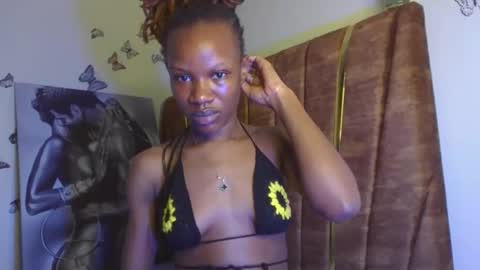 Snapshot of hot_petite100 chatting on October 2025 09:53:01 PM hot petite100 online show from October 2025 09:53:01 PM