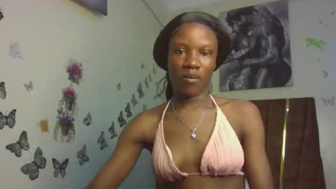 Snapshot of hot_petite100 chatting on November 2025 09:31:01 PM hot petite100 online show from November 2025 09:31:01 PM