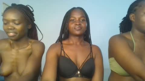 Snapshot of hot_petite12 chatting on June 2026 03:46:02 AM Petite online show from June 2026 03:46:02 AM