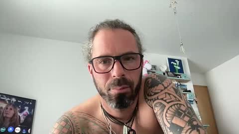 letmedoo2 online show from December 2024 12:27:02 PM