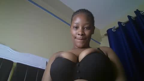 Snapshot of hot_sexxxy_bitch chatting on June 2026 02:44:02 PM Amanda online show from June 2026 02:44:02 PM