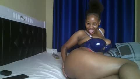 Snapshot of hot_sexxxy_bitch chatting on June 2026 02:53:01 AM Amanda online show from June 2026 02:53:01 AM